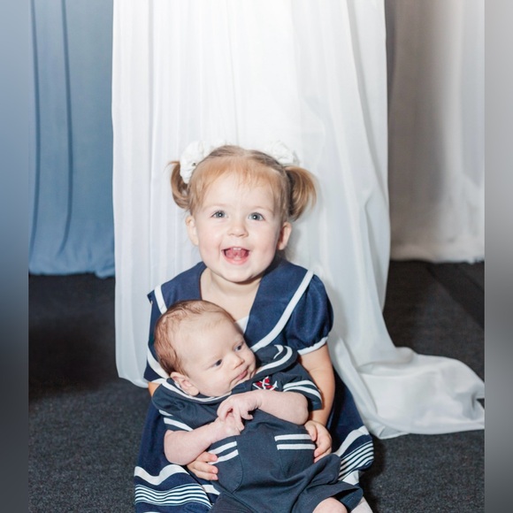 Meet your posher!☺️ - Picture 9 of 16